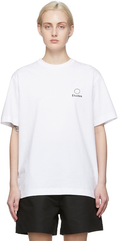 Photo: Études White Wonder Logo T-Shirt