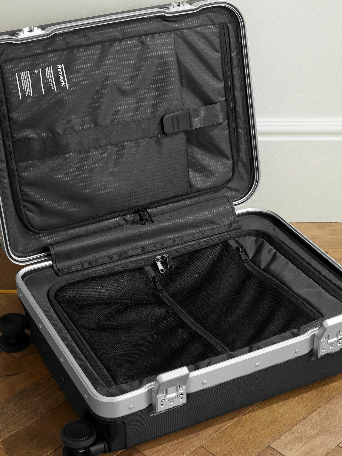 DB Journey - Ramverk Pro Polycarbonate and Aluminium Carry-On Suitcase