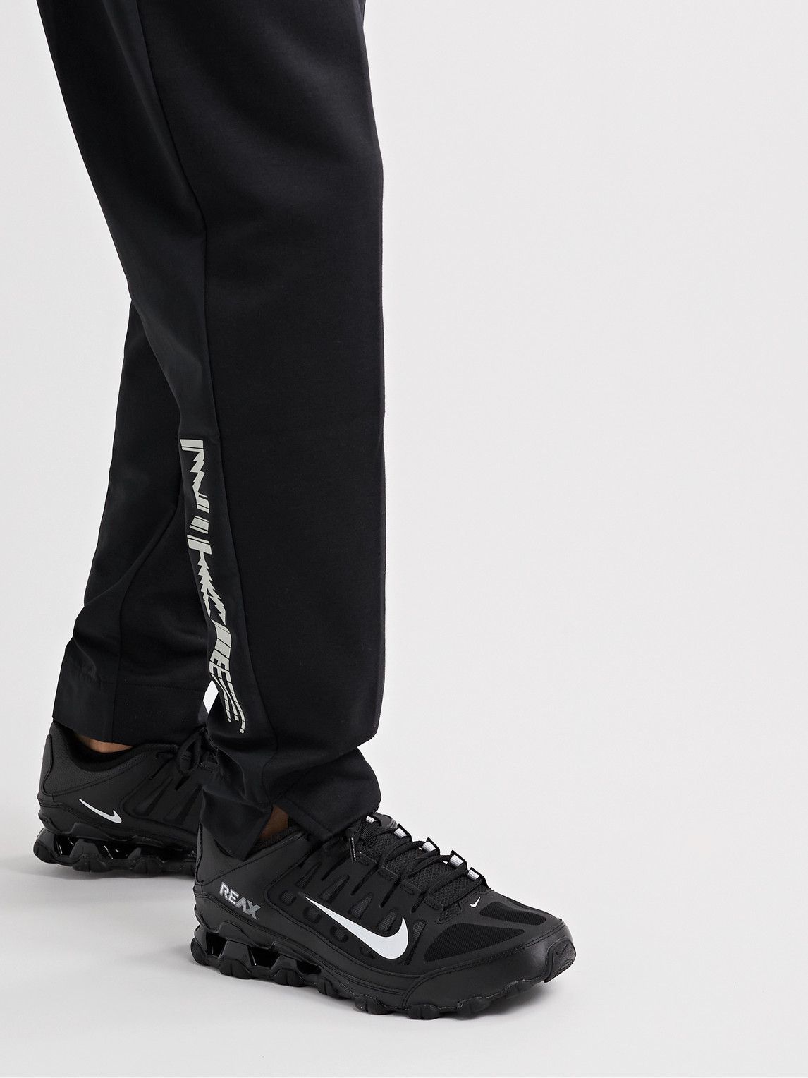 reax 8 training mesh sneaker