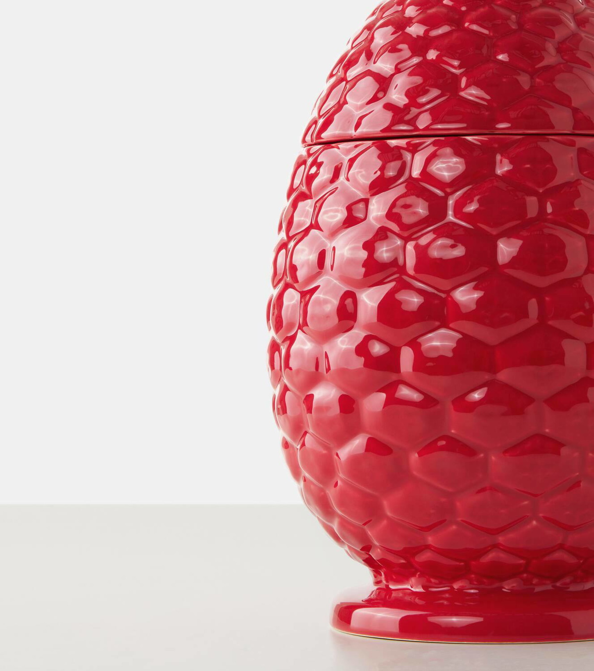 Bordallo Pinheiro Pinha ceramic container