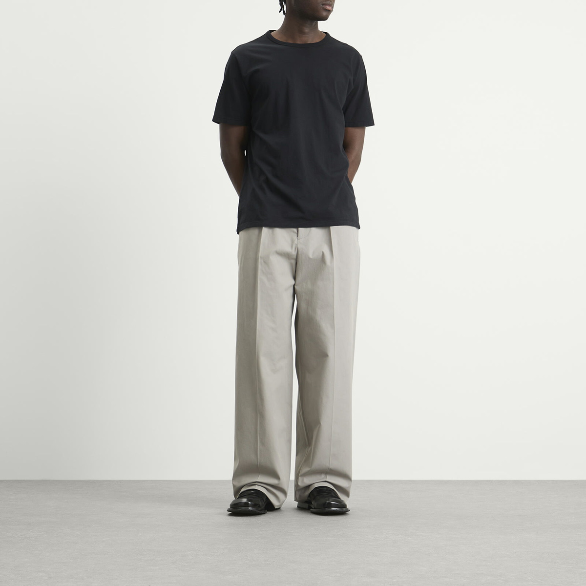 Jil Sander Men's Cotton Pleated Trouser in Ash Grey