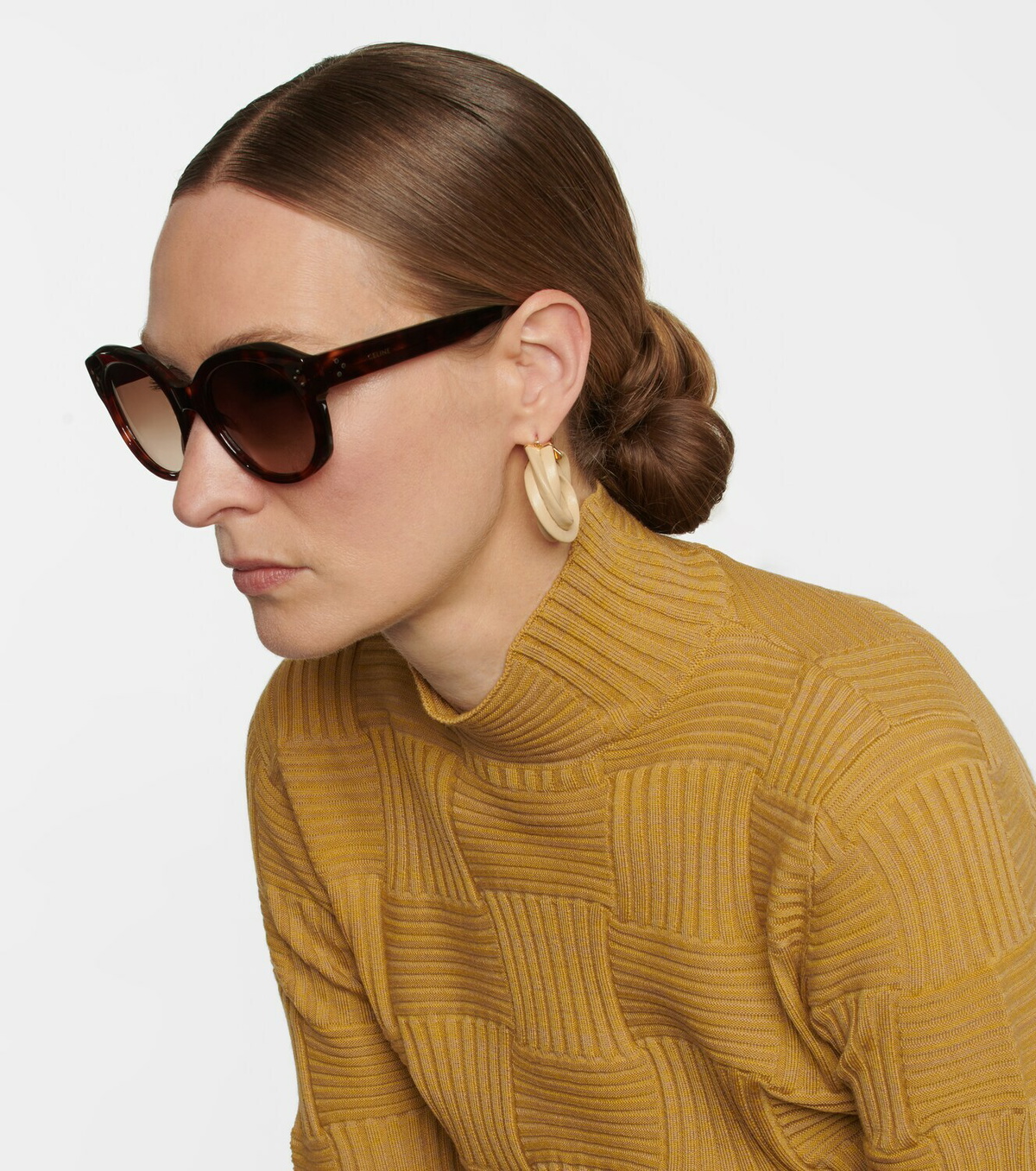 Celine Eyewear Tortoiseshell round sunglasses Celine display picture 1