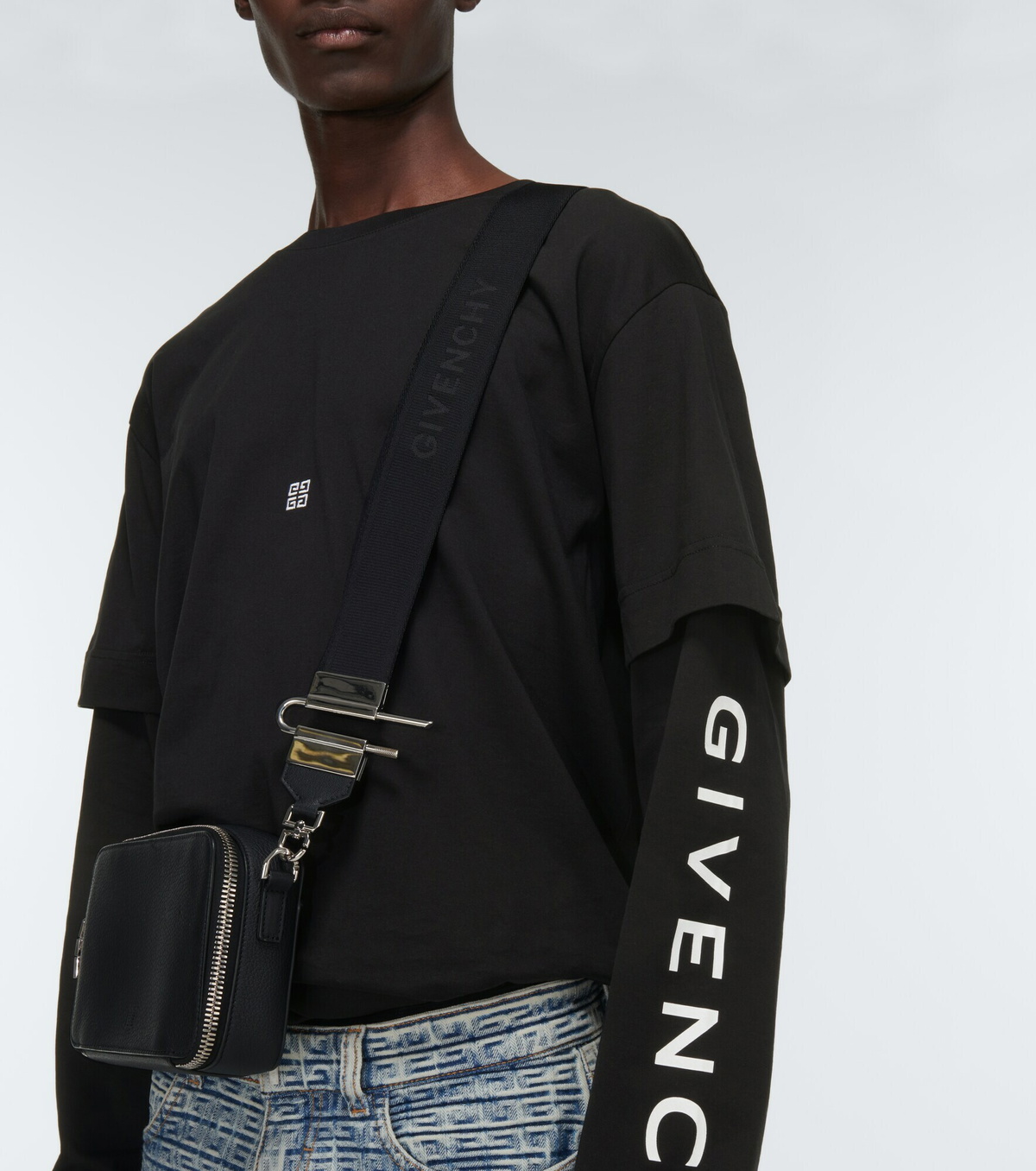究極の日常着【GIVENCHY】ロゴ コットンジャージーTシャツ 究極の日常着【GIVENCHY】ロゴ コットンジャージーTシャツ