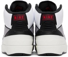Nike Jordan White & Silver Air Jordan 2 Retro Sneakers