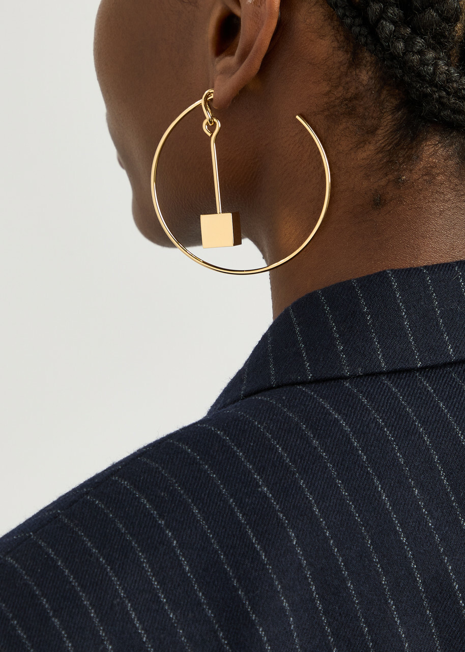 【Jacquemus】ラージゴールド両耳ピアス　アシンメトリー Les Boucles Nodo asymmetric drop earrings in gold
