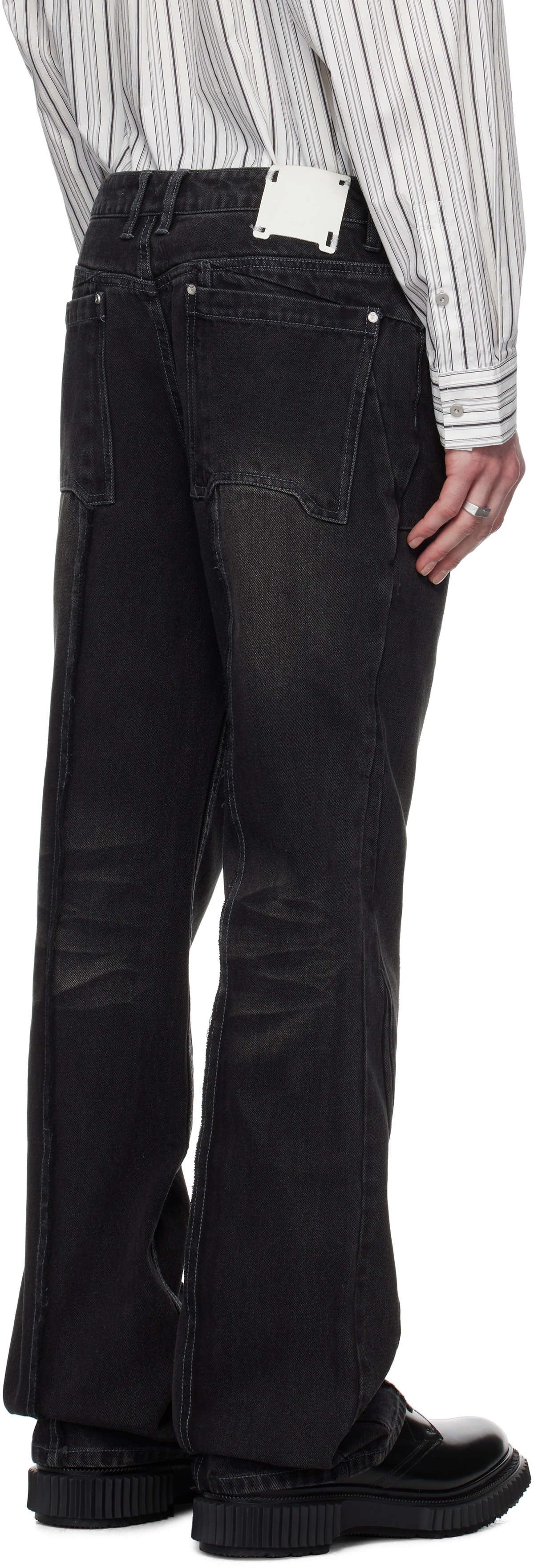 C2H4 Black Stagger Streamline Arch Raw Edge Jeans