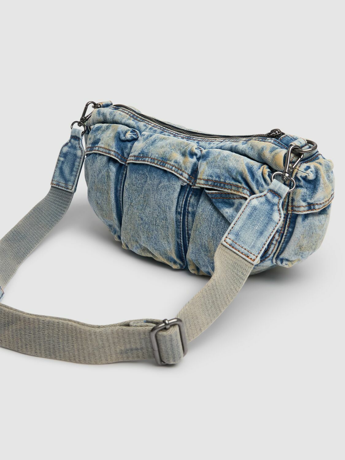 DieselRe-Edition Travel 3000 ¥64.900 Diesel Re-Edition Travel 3000 Denim Shoulder Bag | Blue