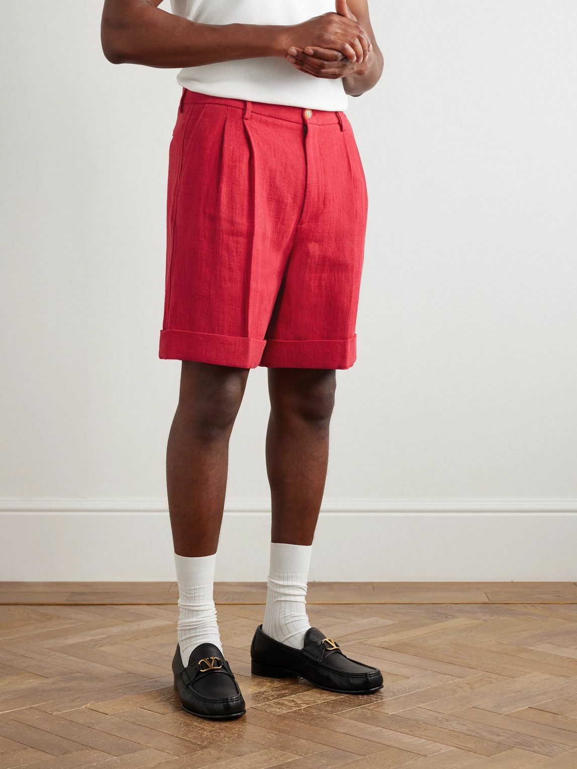 Valentino Garavani - Straight-Leg Pleated Linen Bermuda Shorts - Red