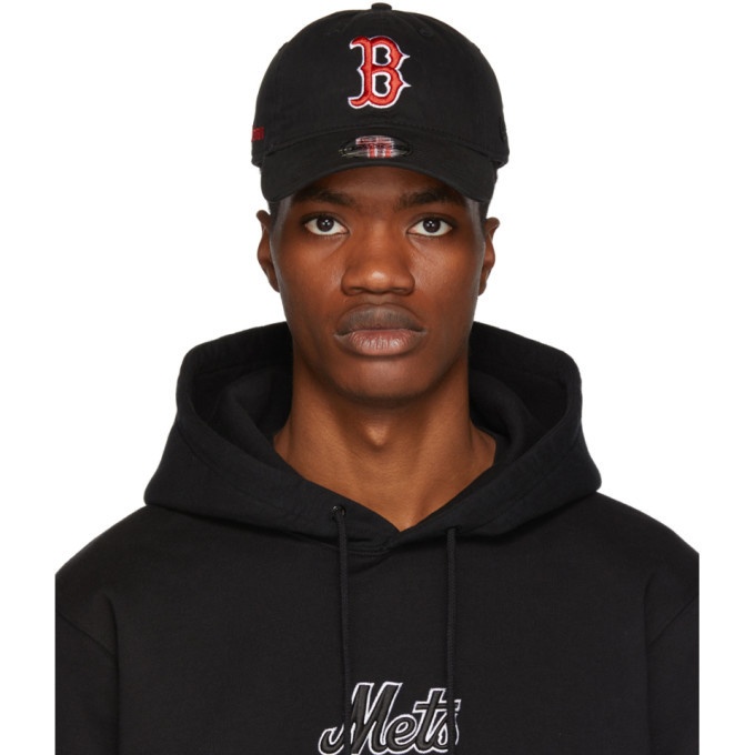 Photo: Marcelo Burlon County of Milan Black Boston Red Sox Edition Cap