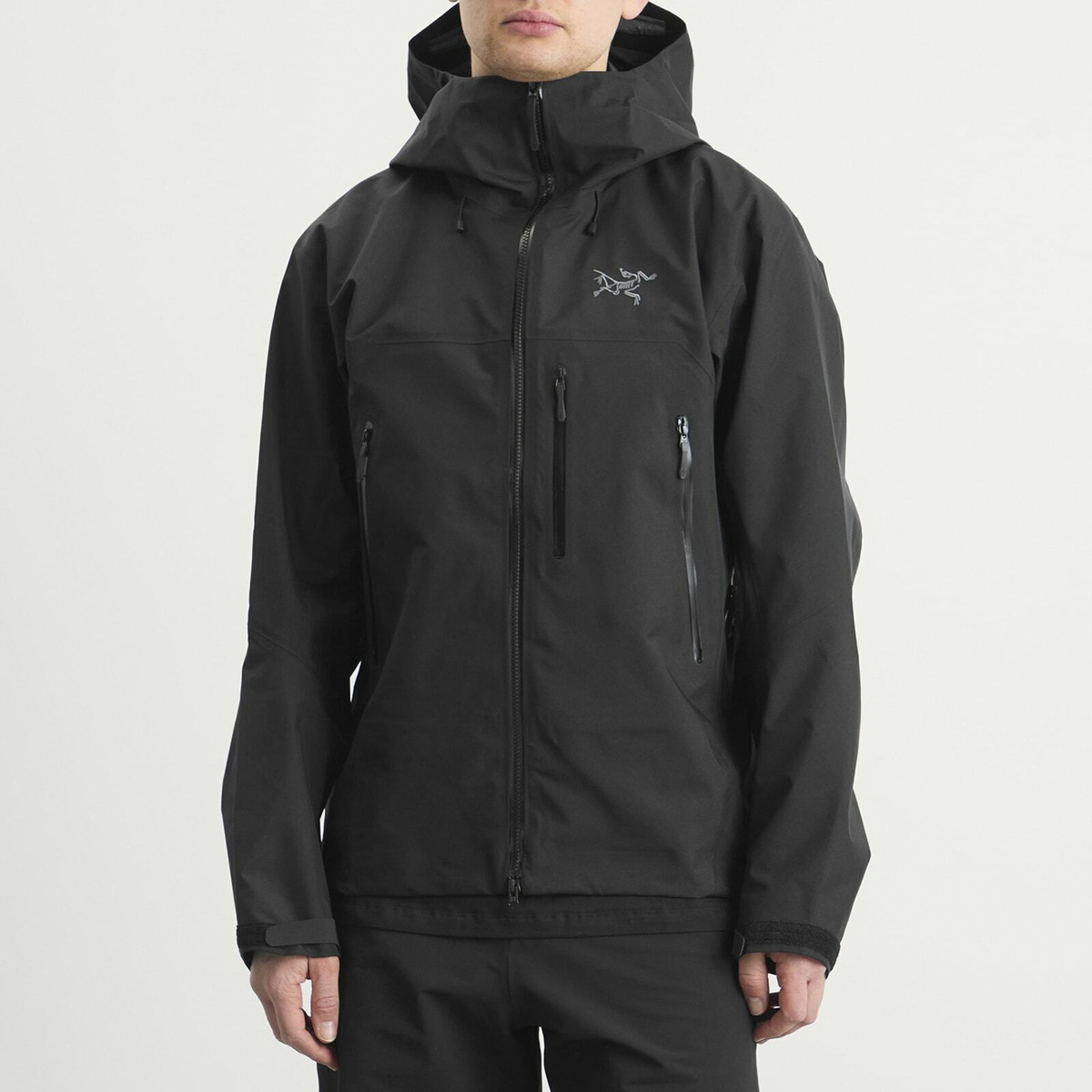 Arc'teryx Men's Beta SV Gore-Tex Jacket in Black