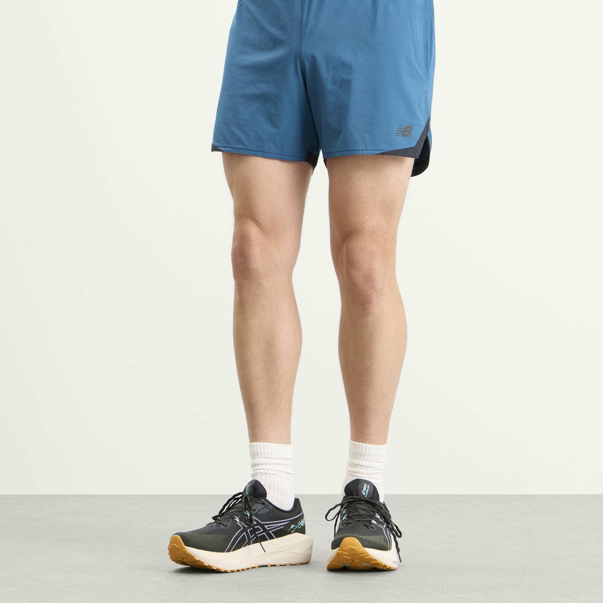 Asics Blazeblast Sneaker in Black/Sandstorm
