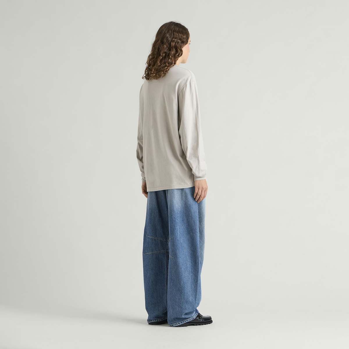 END. Worn Established LS T-shirt in Washed Grey