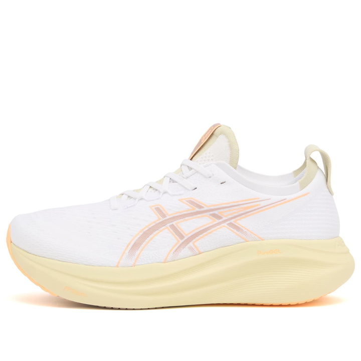 Photo: Asics Running GEL-NIMBUS 27 in White/Fawn