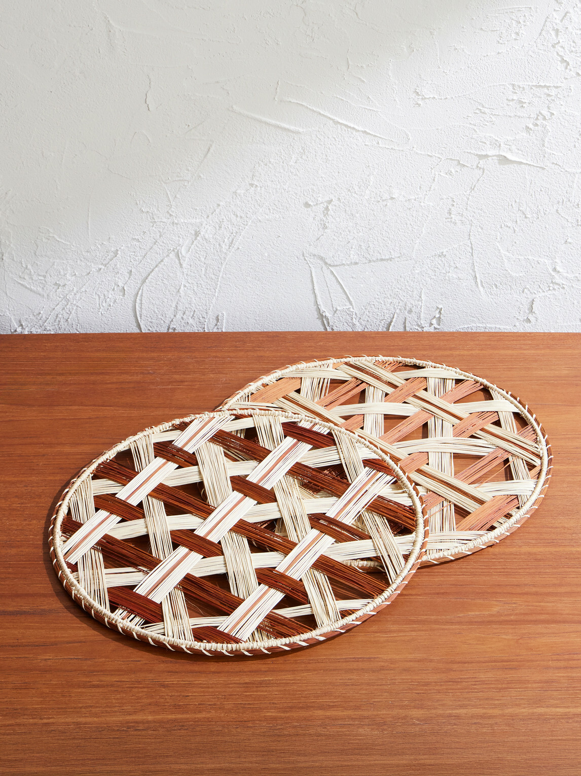La DoubleJ - Set of Two Iraca Palm Placemats
