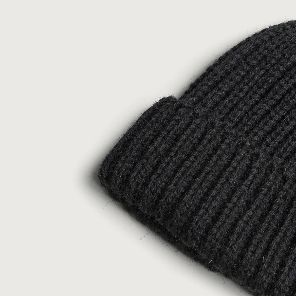 Café Mountain Men's Wool Toque Beanie in Black
