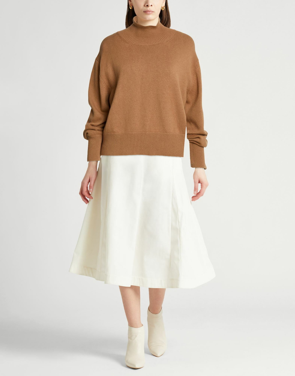Annagreta Womens Turtleneck Light brown