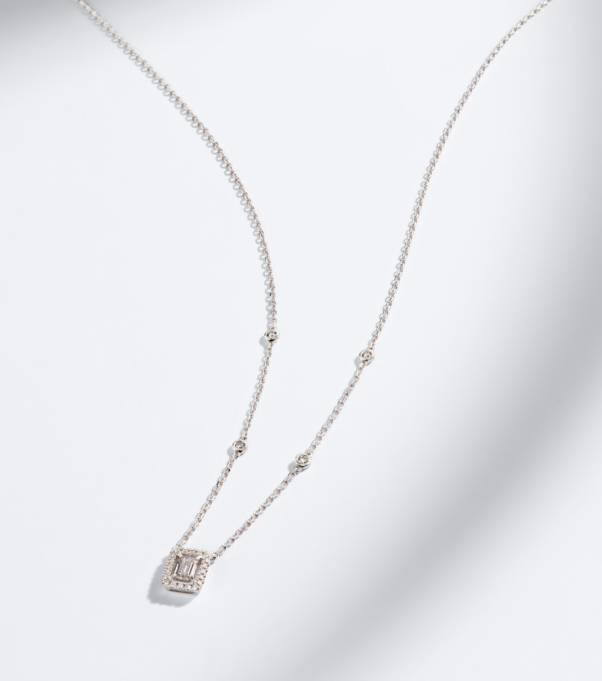 Messika Joy 18kt white gold pendant necklace with diamonds