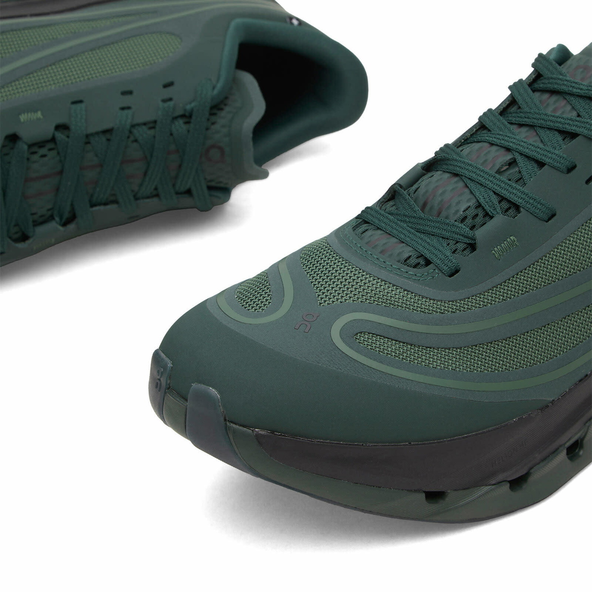 ON Men's Cloudflow 5 AD Sneakers in Obsidian/Evergreen