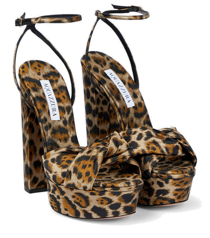 Photo: Aquazzura Olie Plateau 140 leopard-print sandals