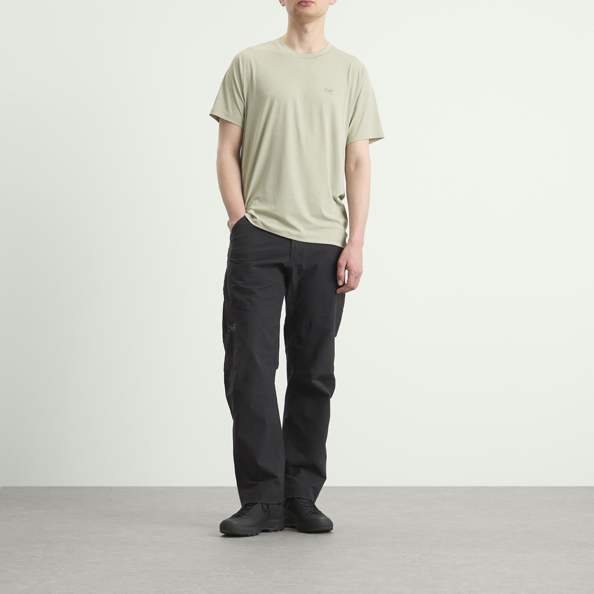 Arc'teryx Men's Cronin Cotton Trousers in Black