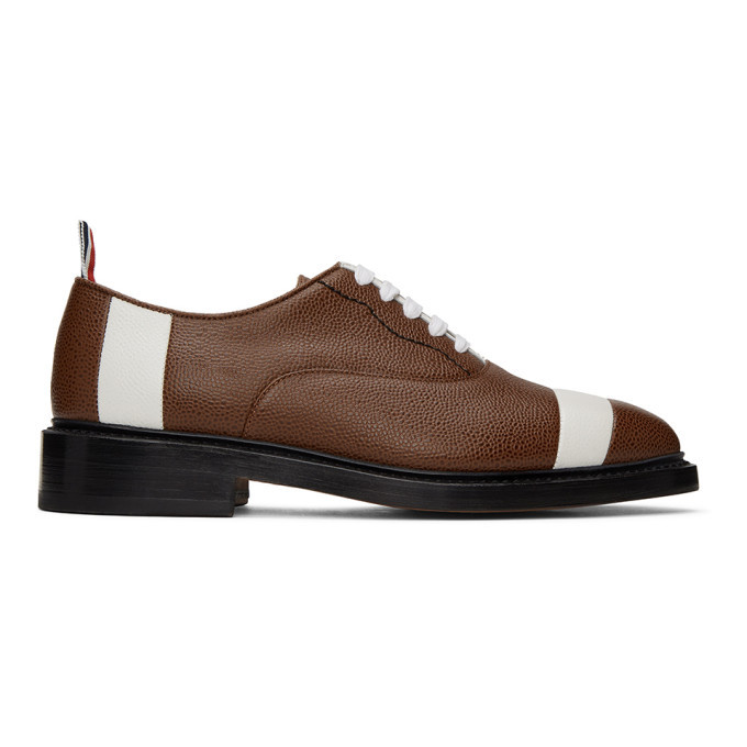 Thom Browne FBC646AF0428960 関税送料込 Thom Browne Brown Football Oxfords Thom Browne
