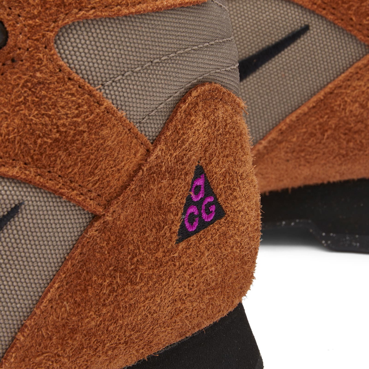 Nike Men's ACG Torre Mid Sneakers in Pecan/Black