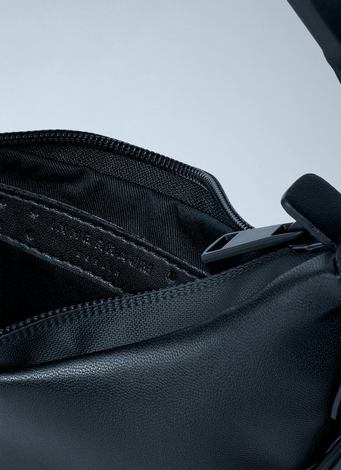 Innerraum Object HM0 Half Moon Shoulder Bag