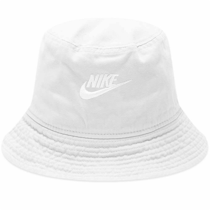 Photo: Nike Men's Washed Bucket Hat in Oxygen Purple/White