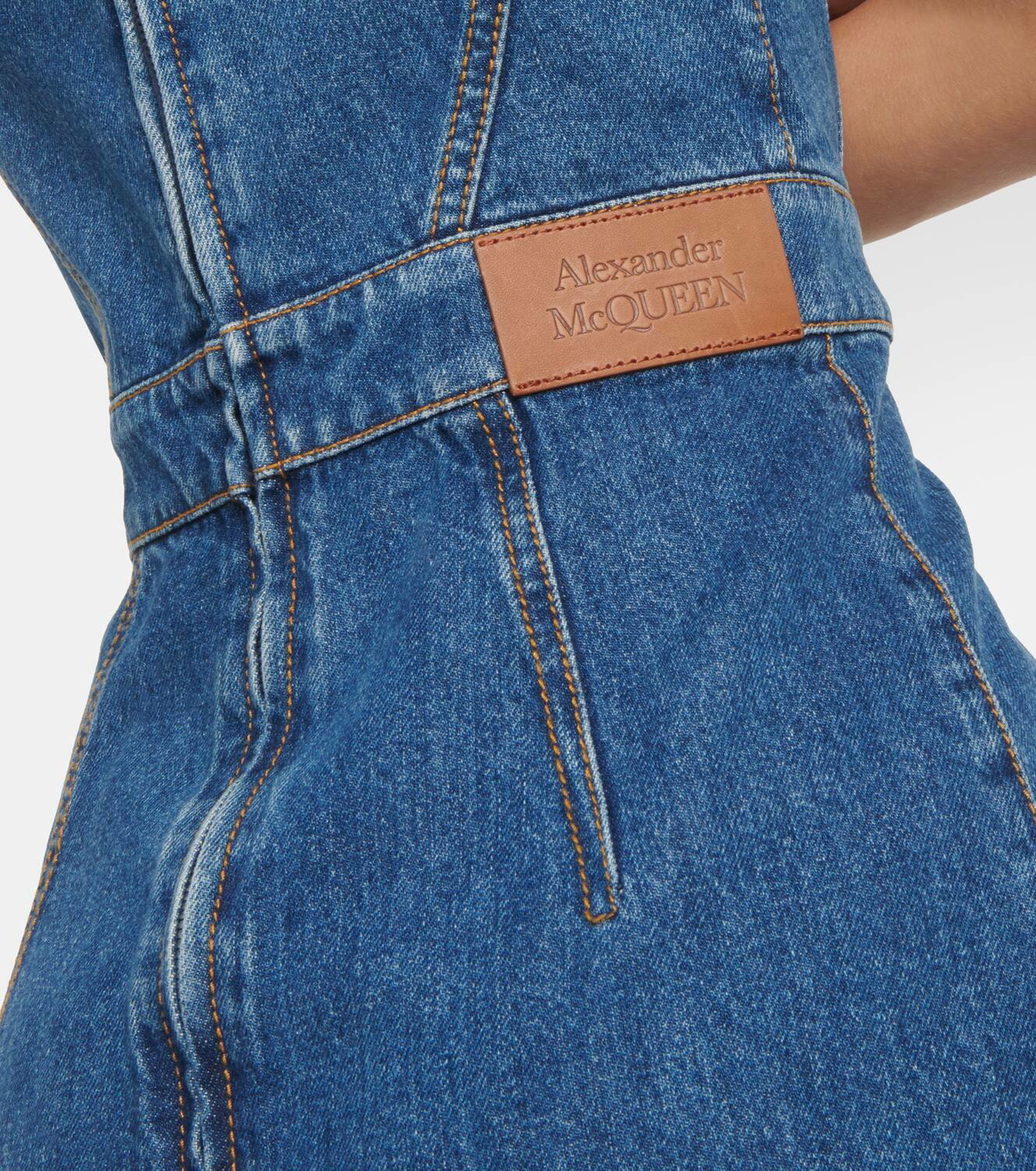 【関税込み】alexander mcqueen Jeans asymmetric closure Mcqueen Jeans asymmetric closure available on julian-fashion