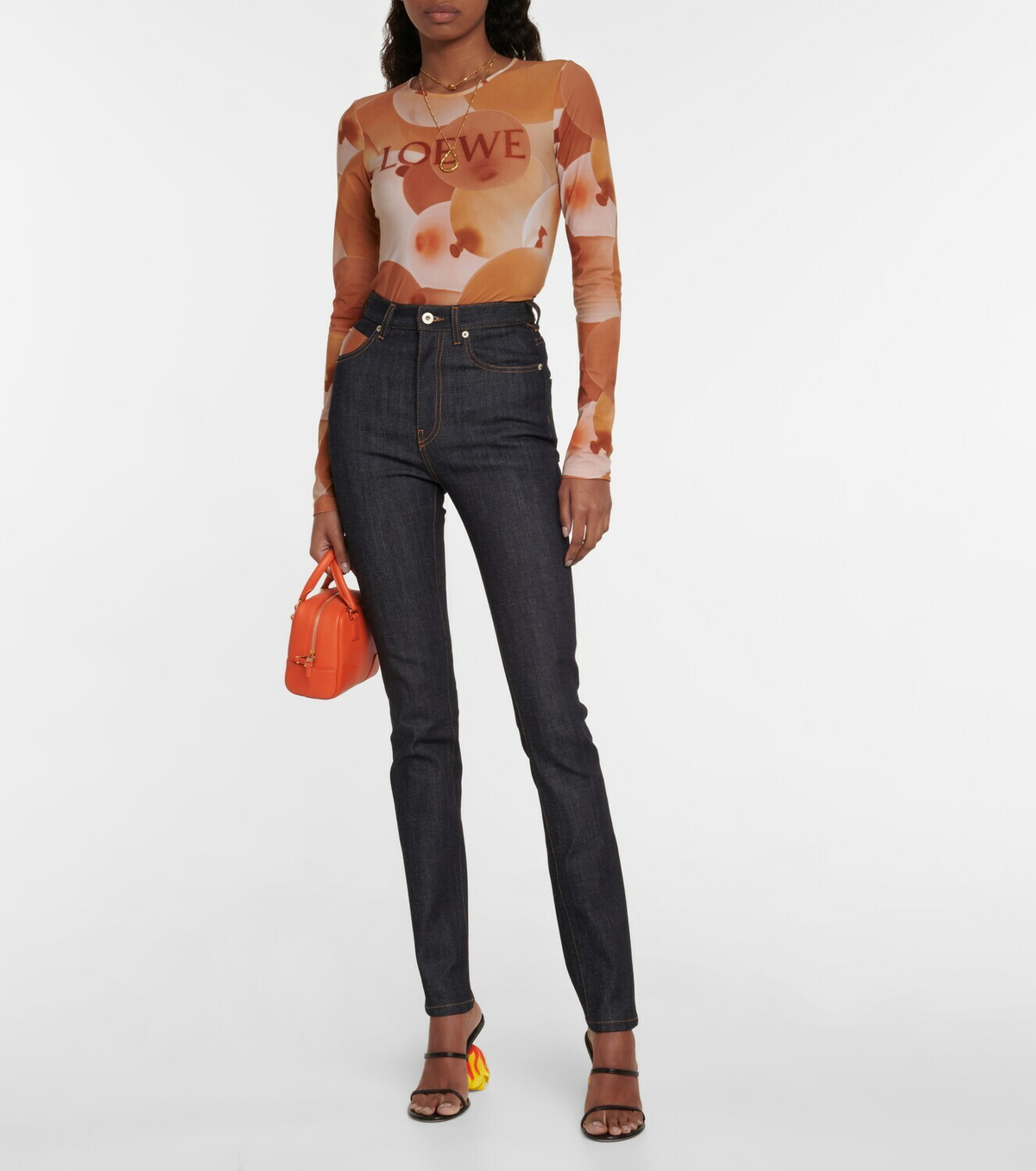 ボトムスその他 Loewe White jeans with floral digital print Loewe White jeans with floral digital print | TheDoubleF