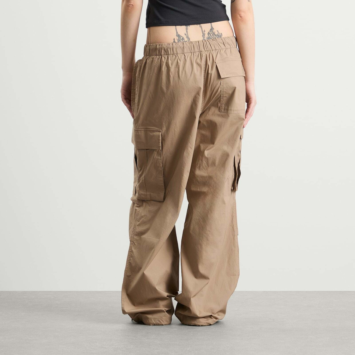 SKIMS Women's Sateen Cargo Pant in Desert