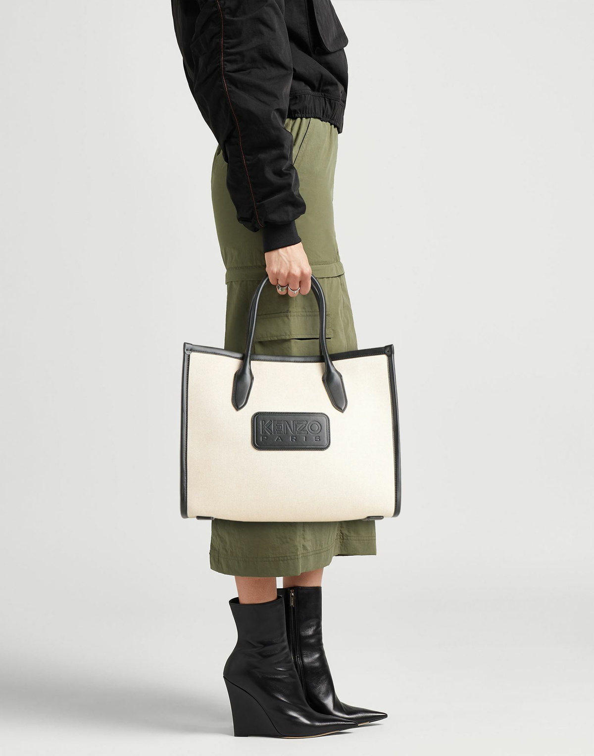 Kenzo Womens Shoulder bag in Beige