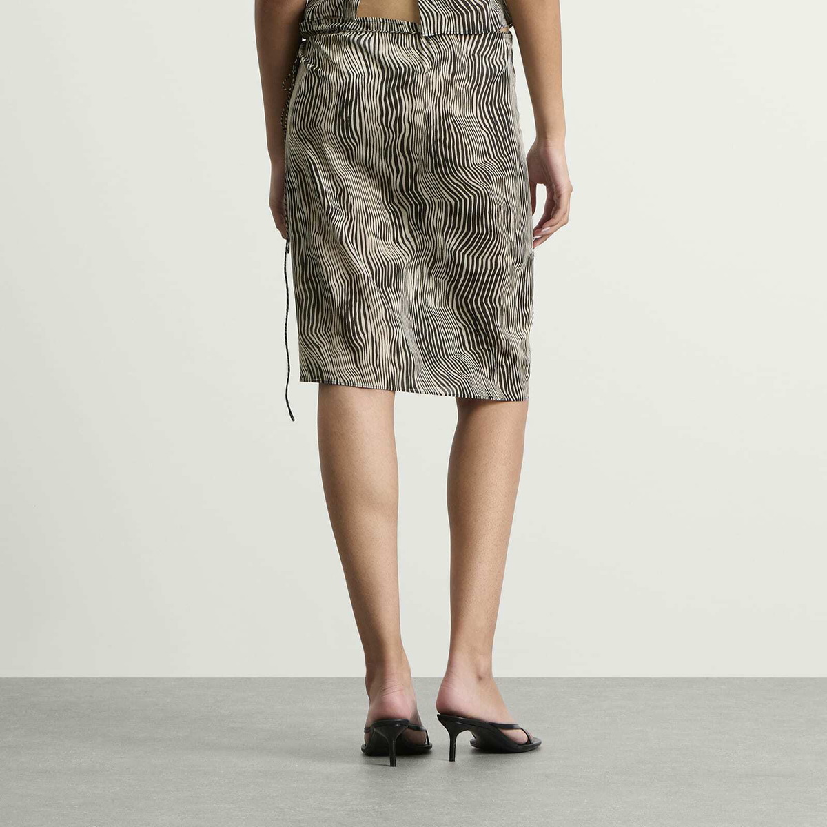 ST. Agni Women's Savannah Silk Wrap Skirt in Sand