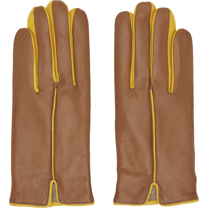 Photo: Handsome Stockholm Tan & Yellow Statement Gloves