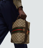 Gucci - GG Supreme canvas washbag