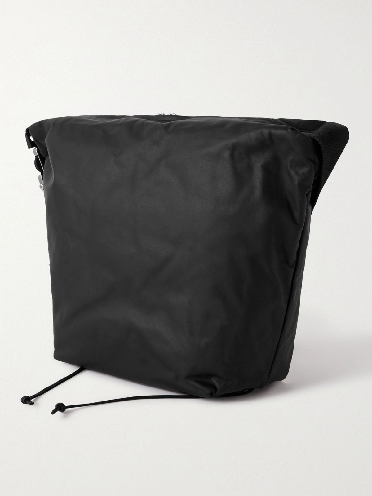BOTTEGA VENETA Intrecciato Hydrology Leather Messenger Bag for Men