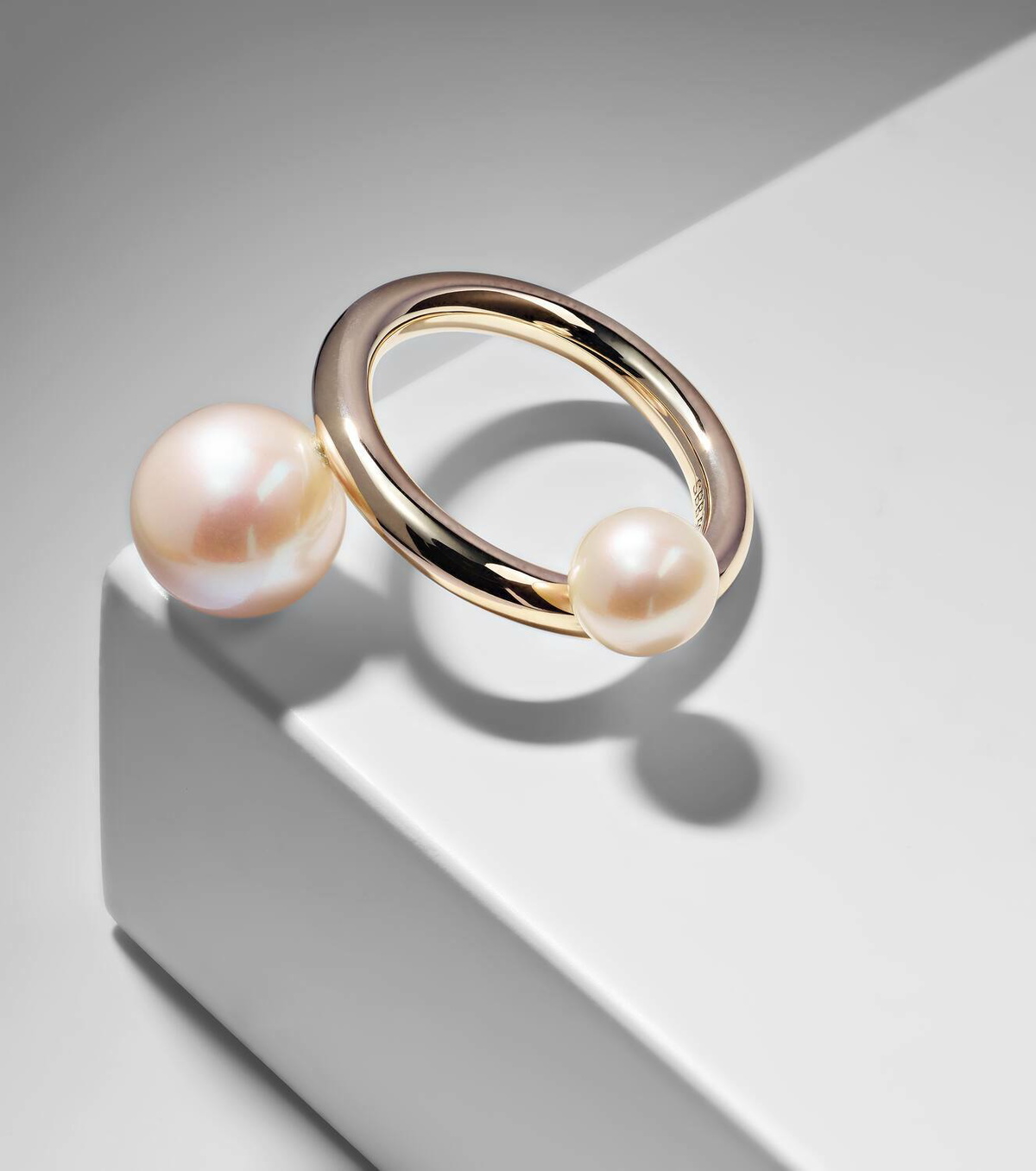 Sophie Bille Brahe La Grace 14kt gold ring with pearls