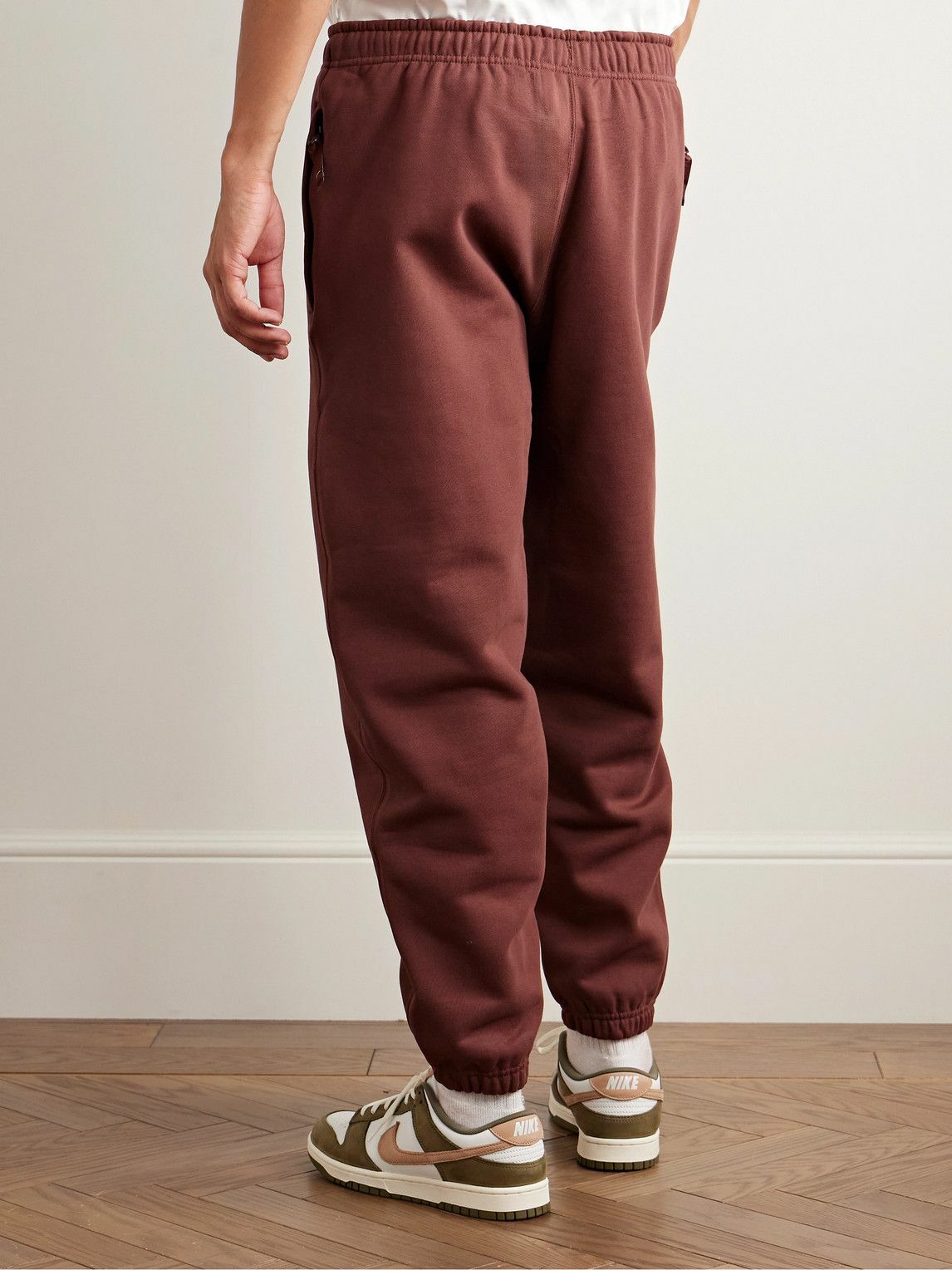 Burgundy nike sweatpants online