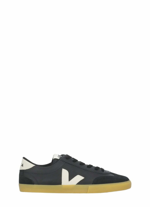 Photo: Veja Volley Sneakers