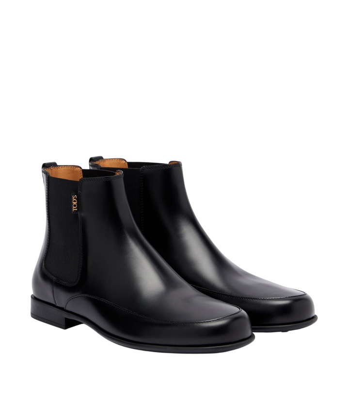 Photo: Tod's Leather Chelsea boots