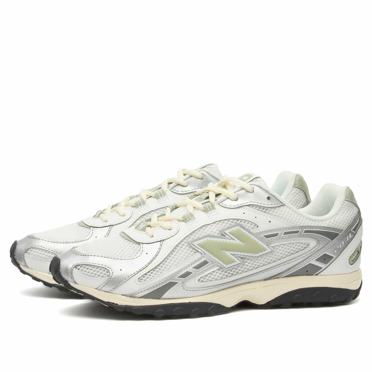 New Balance 204L Sneaker in Silver Metallic