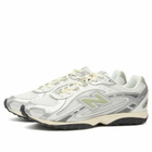 New Balance 204L Sneaker in Silver Metallic