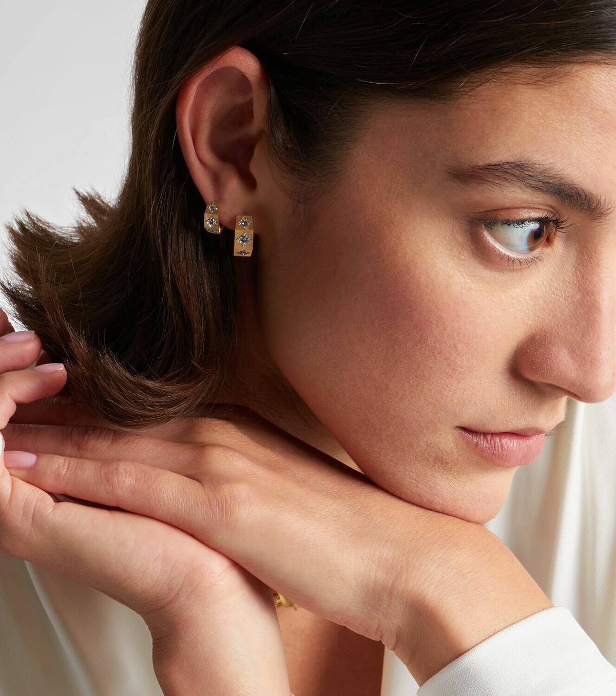 Marie Lichtenberg Ecrou Coco 18kt gold single hoop earring