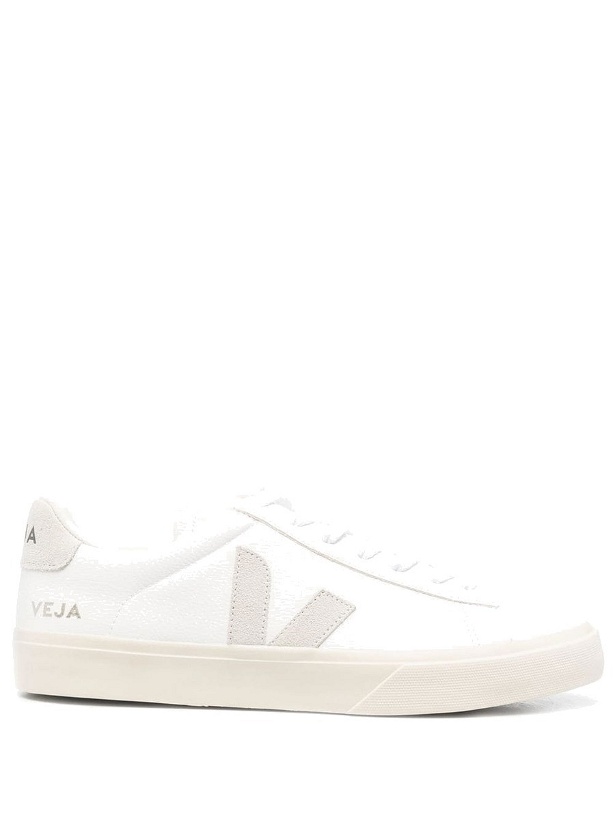 Photo: VEJA - Sneakers With Logo