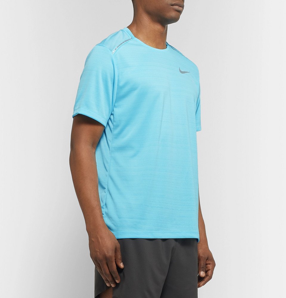 Light blue sale dri fit shirt