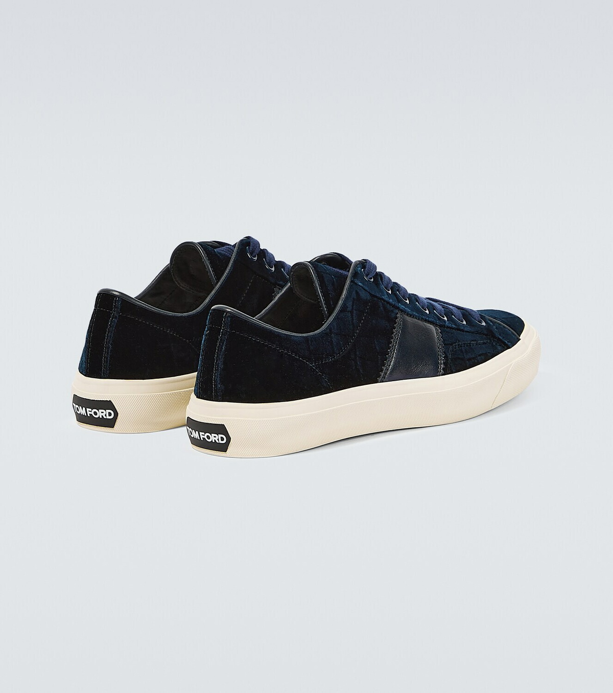 【Tom Ford】 Cambridgeベルベットスニーカー 21258578_51228921_600.jpg