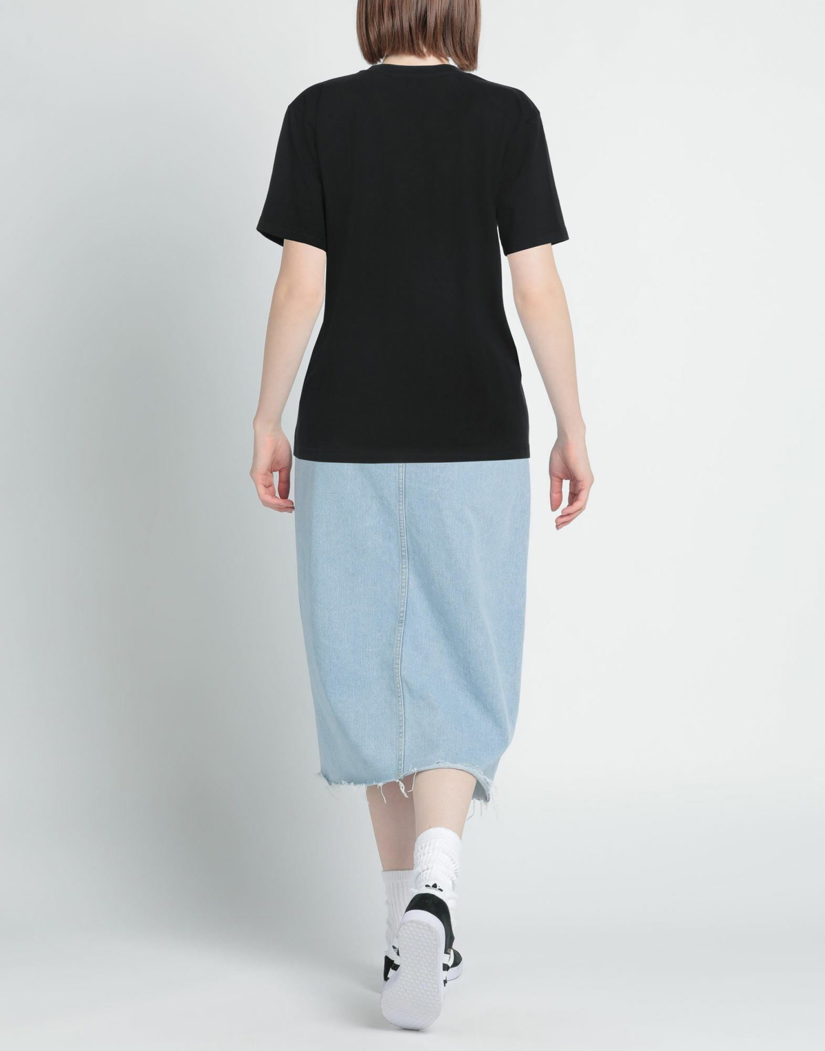 Kimhekim Womens T-shirt in Black