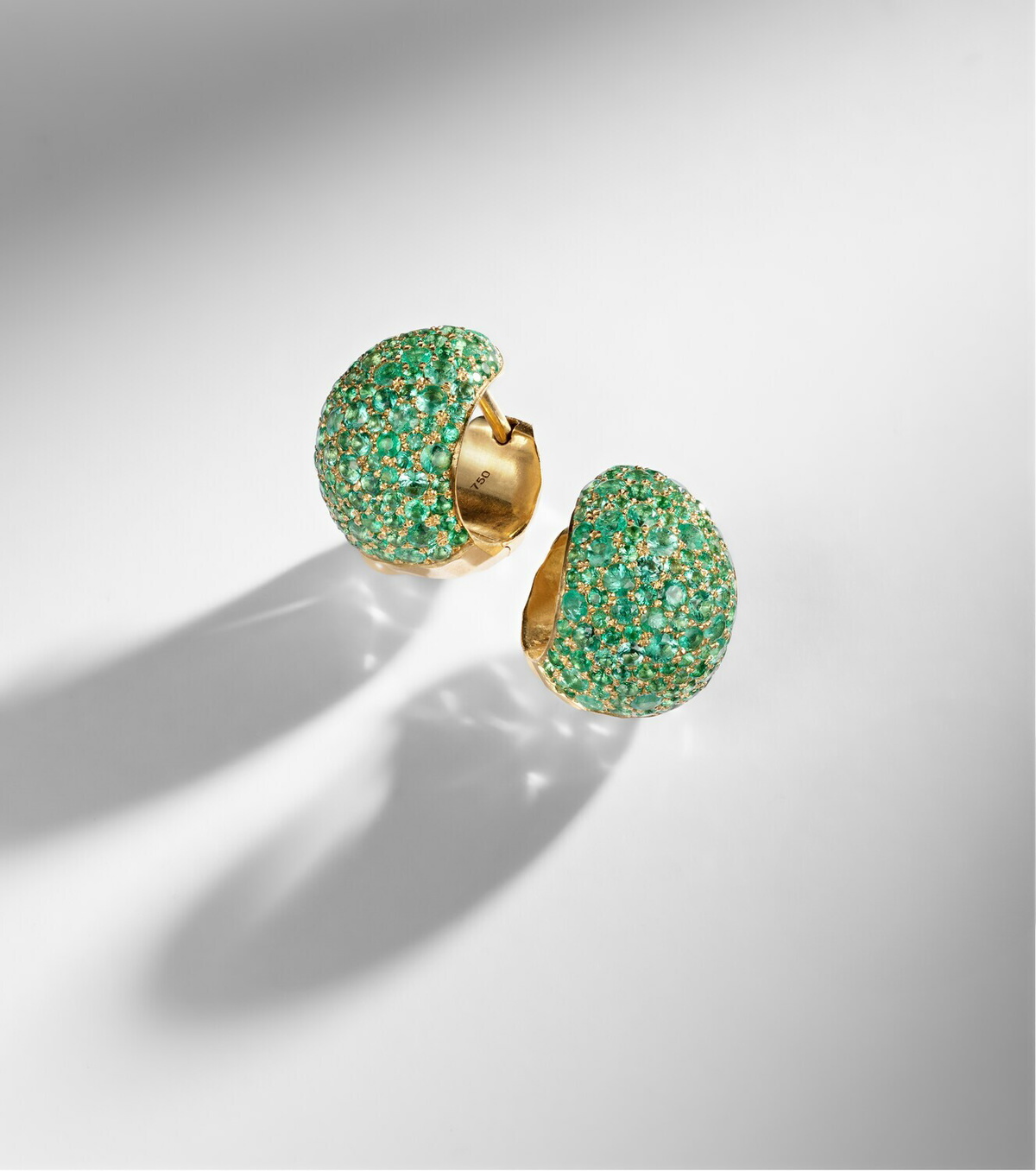 Octavia Elizabeth Icon Poppy 18kt gold hoop earrings with emeralds