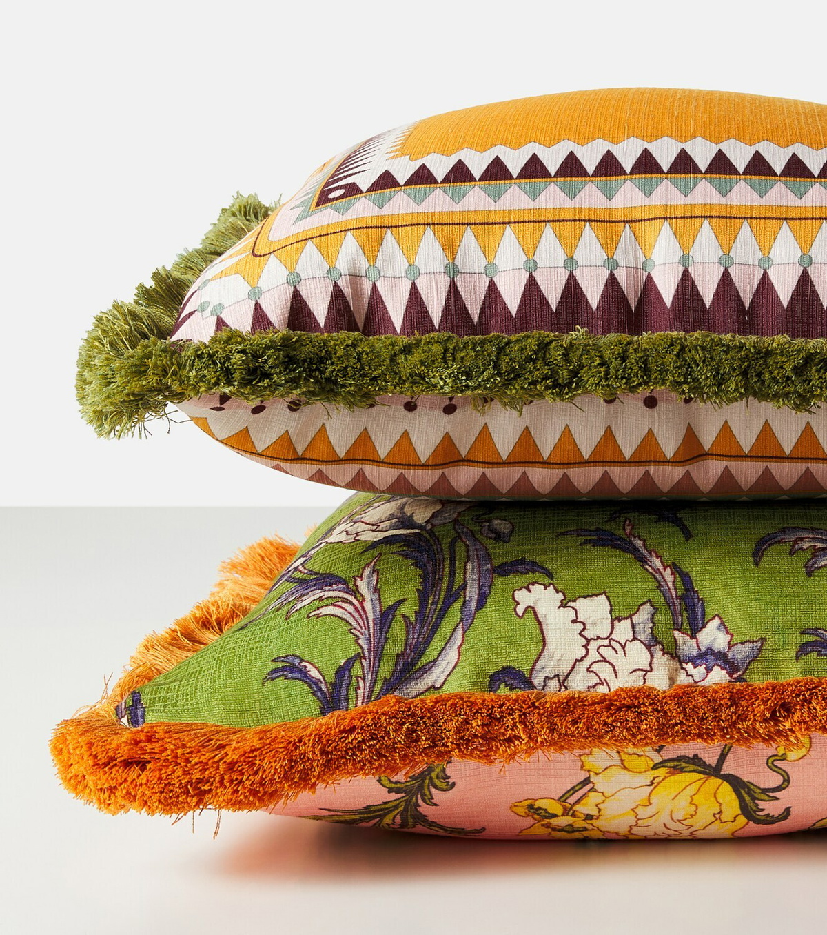 La DoubleJ Fringed cushion