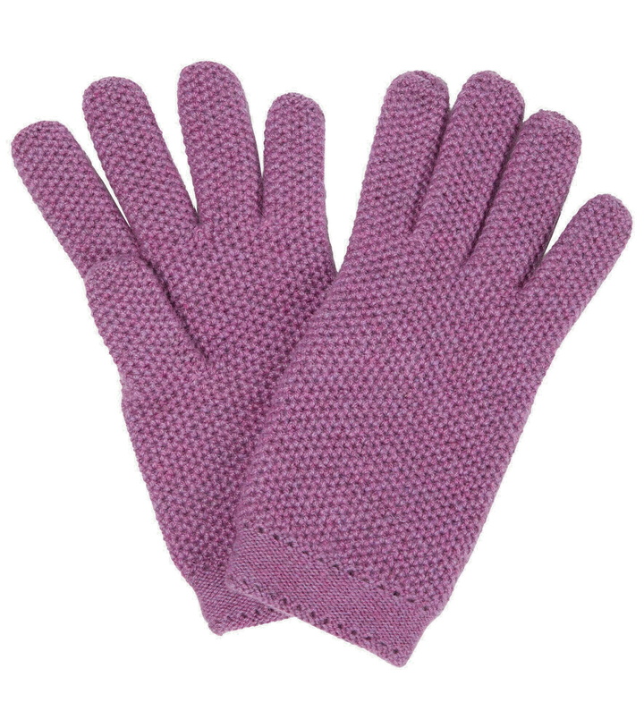 Photo: Loro Piana - Crochet cashmere gloves